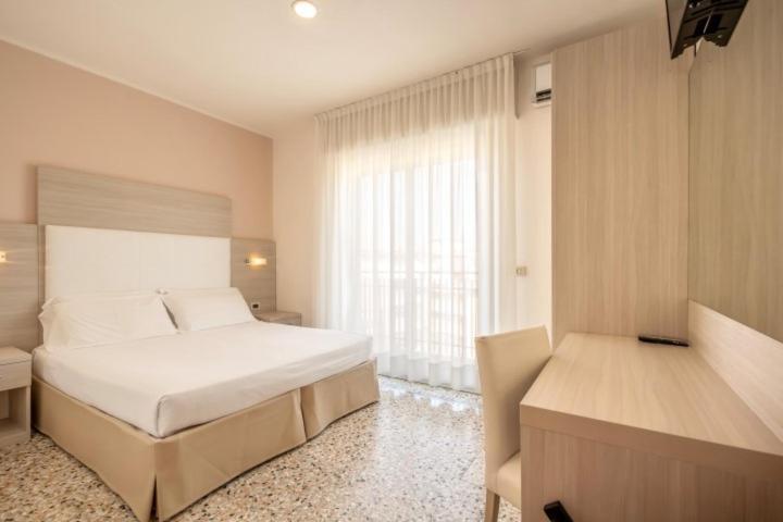 Hotel Atenea Golden Star Caorle Exterior photo