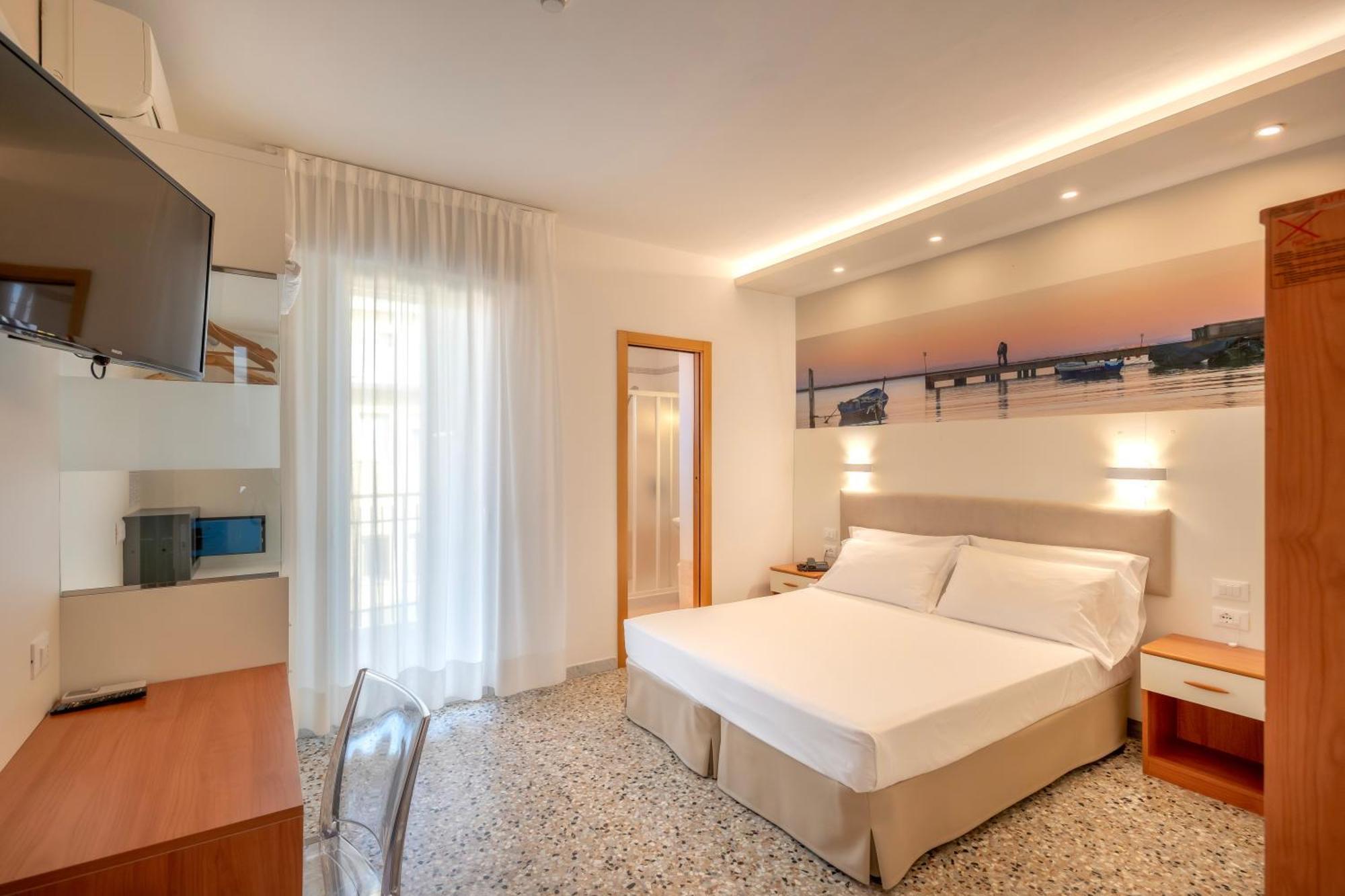 Hotel Atenea Golden Star Caorle Exterior photo