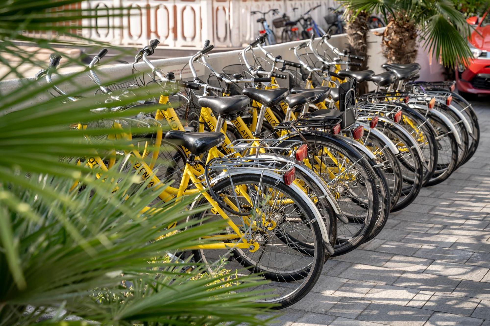 Hotel Atenea Golden Star Caorle Exterior photo