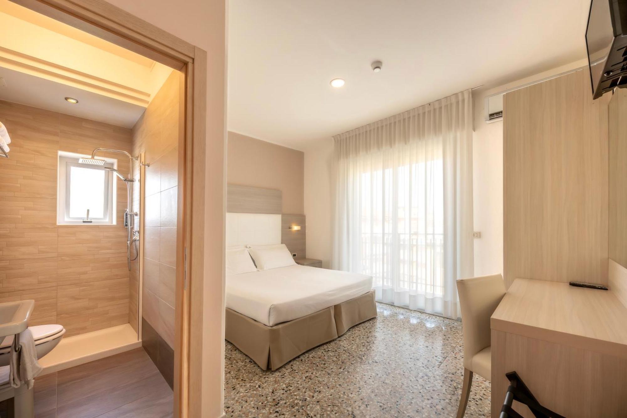 Hotel Atenea Golden Star Caorle Exterior photo