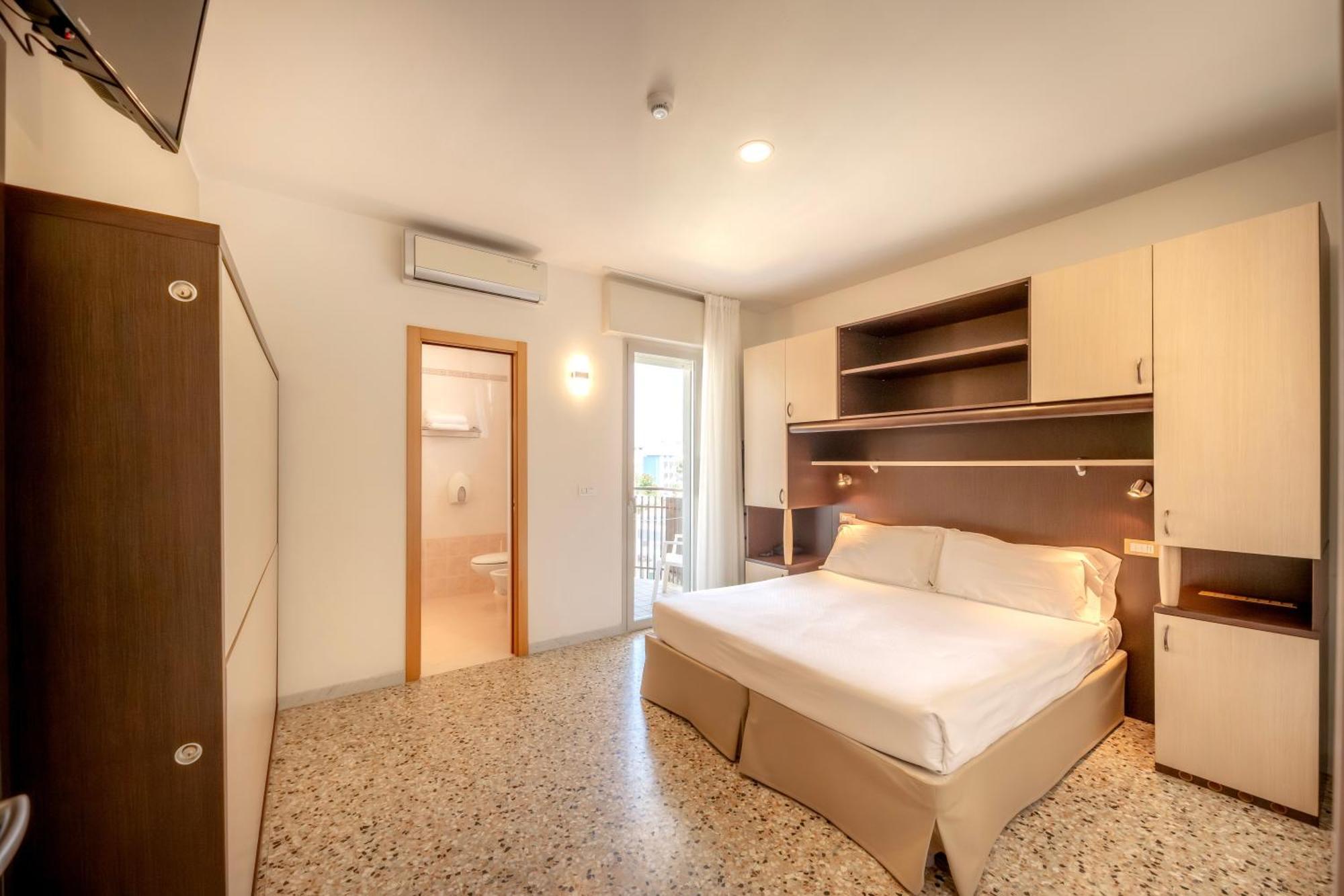 Hotel Atenea Golden Star Caorle Exterior photo