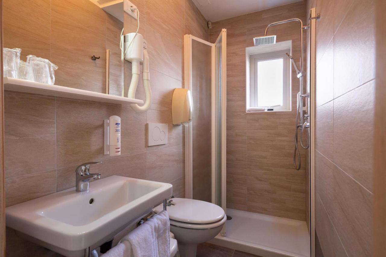 Hotel Atenea Golden Star Caorle Exterior photo
