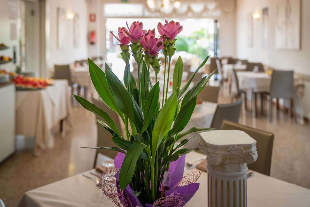 Hotel Atenea Golden Star Caorle Exterior photo